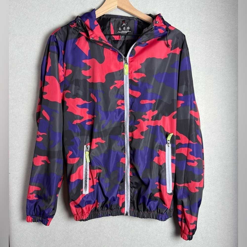 Nan Zhang Lun Red and Blue Camo Jacket with Hood Windbreaker Men's Size Large